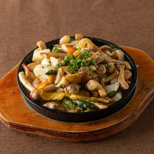 キノコと海鮮のバター焼き