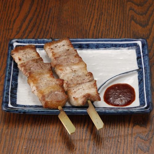 富士湧水豚バラ串(塩or辛味噌)