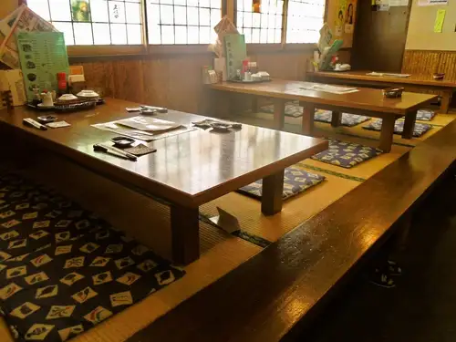 お座敷は子供連れに人気