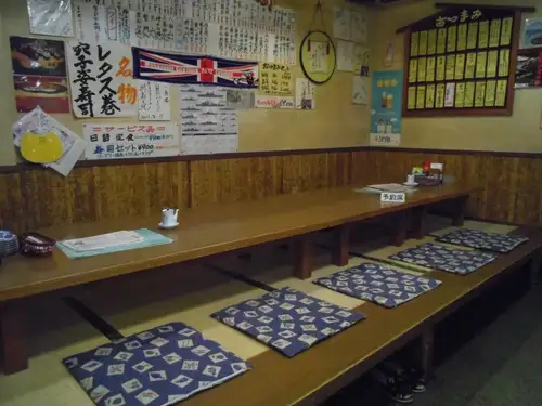 会話も弾む座敷席