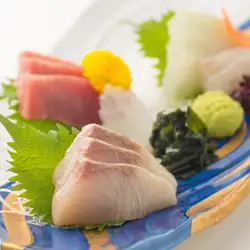 3片生魚片拼盤