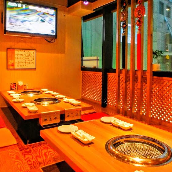 【Popular ★ Dig with a TV monitor】 Seats up to 2 to 8 ◎ We have seats for diggers that are friendly to women and elderly people ◎.Please enjoy a notch party with fine quality "digging seats".TV monitor is also complete! You can enjoy a casual fine course meat while watching sports ♪ 【All you can drink in Shibuya Yakiniku】