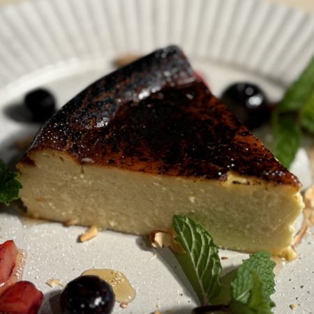 濃厚しっとりバスクチーズケーキ