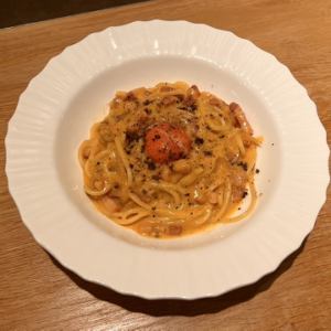 本日のパスタ　トリュフ風味の贅沢カルボナーラ