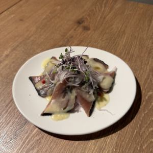 【鮮魚のカルパッチョ】鰹のたたき　柚子ソース