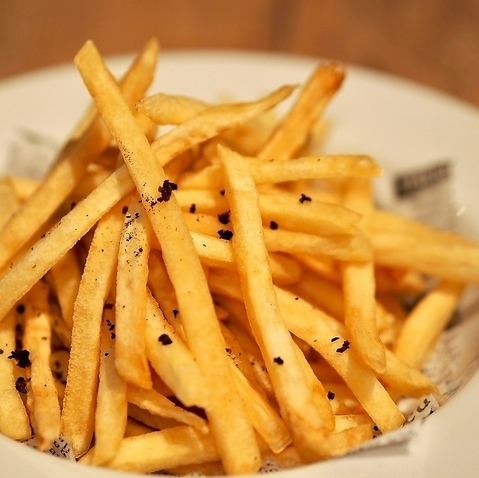 ポテトフライ　トリュフ風味 or チキンコンソメ風味
