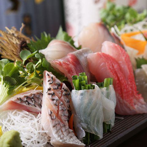 Seasonal ingredients as determined by the chef ♪ Assorted fresh fish delivered directly from the area ◎