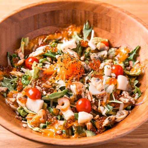 ジャンルにこだわらない創作料理が楽しめる！夜定食も◎