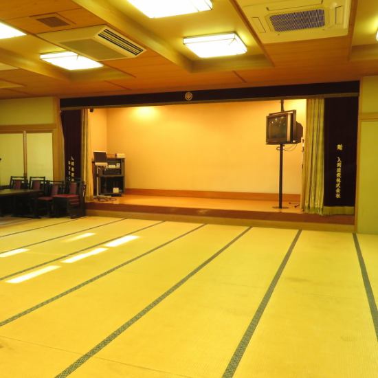 ステージ・カラオケ有の畳のお部屋です。130名まで可能です。