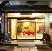 100年の歴史と趣深さを感じる、心安らぐ和の空間です。