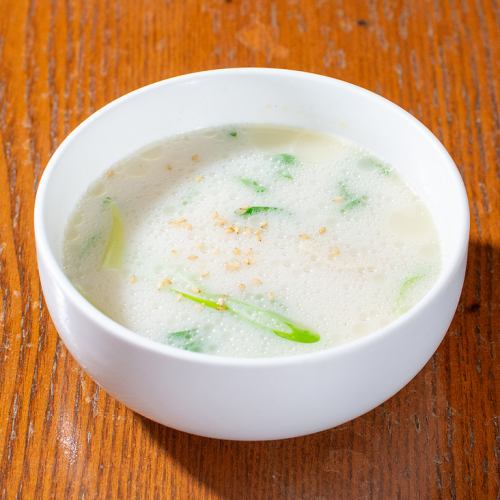 鶏白湯スープ
