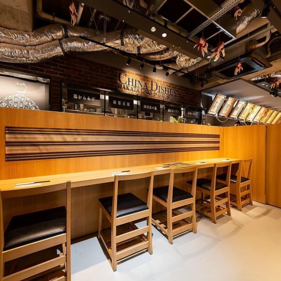 カウンター席も多数完備しており、お一人様でのご来店も大歓迎！