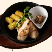 鶏モモの肉の柚子風味 自家製ソーセージ
