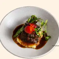 赤ワイン牛肉煮込み