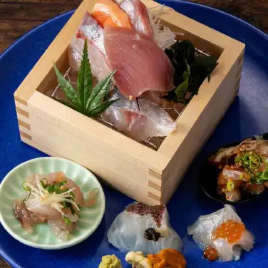 長浜鮮魚 本日の刺身盛り合わせ 5種盛り(一人前)