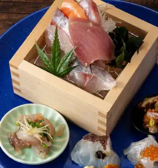 長浜鮮魚 本日の刺身盛り合わせ 8種盛り(一人前)