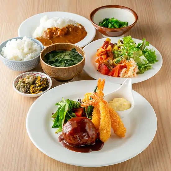 ランチも営業しております!お気軽にご来店ください!