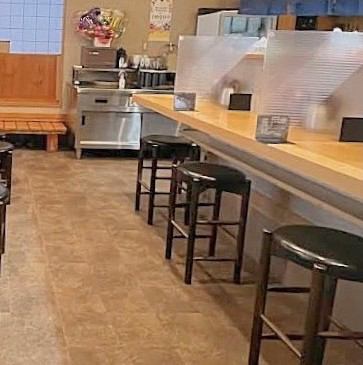 Counter seats that can be easily used by one person.There is also a partition for each seat so you can enjoy your meal with peace of mind.