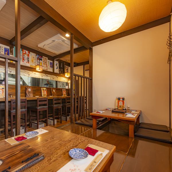 ノスタルジックな空間で、ゆったりと流れる時間をお過ごしください。お一人様や友人同士でのご利用も人気です。落ち着いた店内で、丁寧に焼き上げる絶品鉄板焼きと、個性豊かなクラフトビールを心ゆくまでご堪能いただけます。