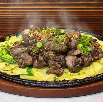 【けむり名物】赤鶏の炭火焼き(ハーフ)