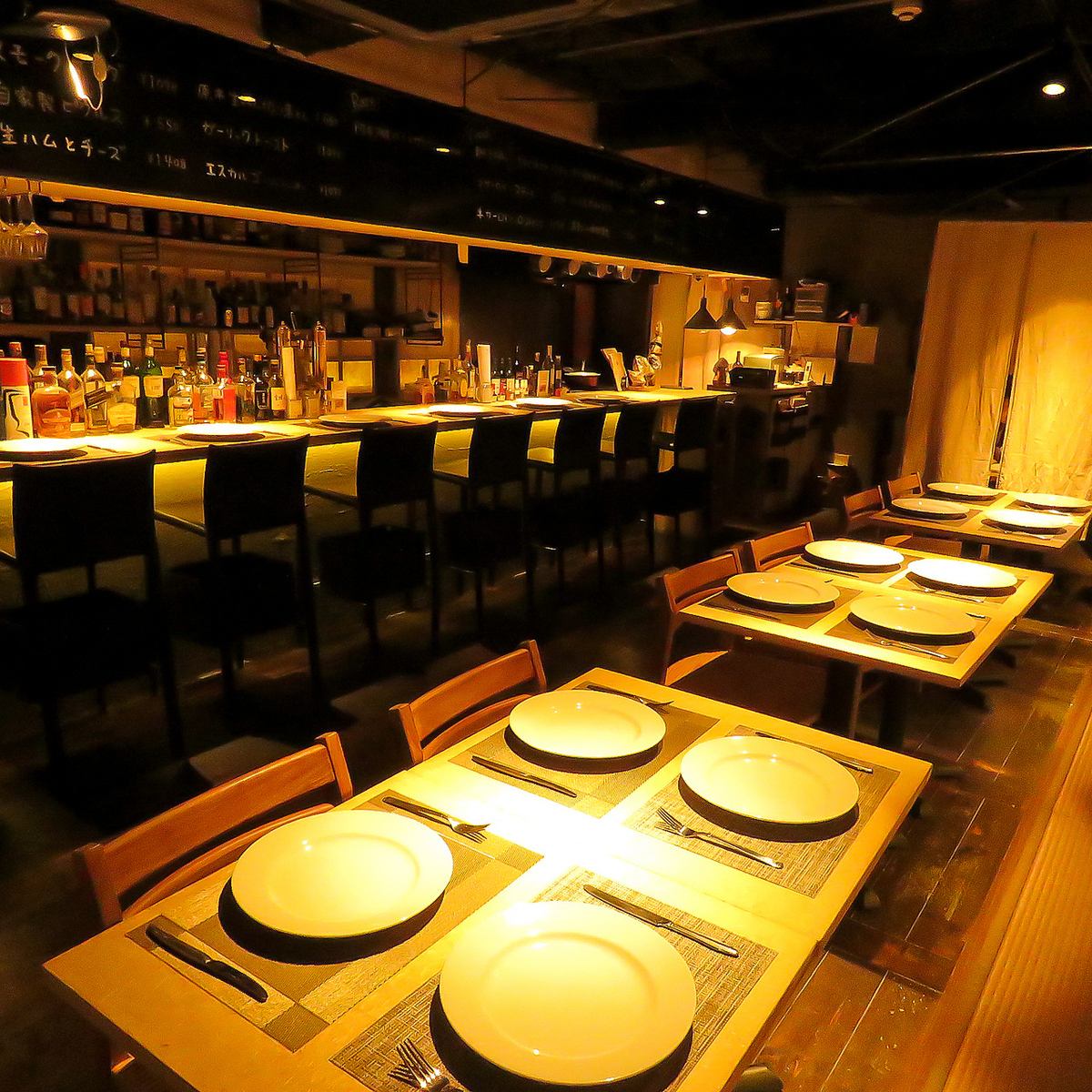 洗練されたお洒落空間で、美しく繊細なお料理をお愉しみください