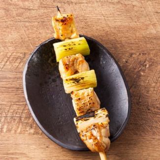 Young chicken with green onion skewer (1 skewer)