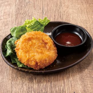 旨味たっぷり！カニクリームコロッケ　