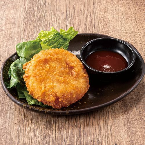 旨味たっぷり！カニクリームコロッケ　