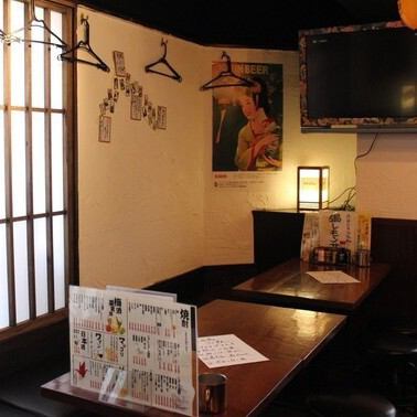 Table seats where you can enjoy your private space.Perfect for adult dates ... ♪