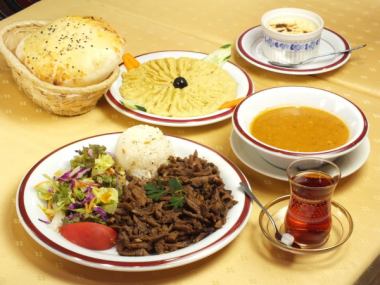 【トルコ料理デビュー】 ウスキュダルAコース 全5品 3100 円(税込)