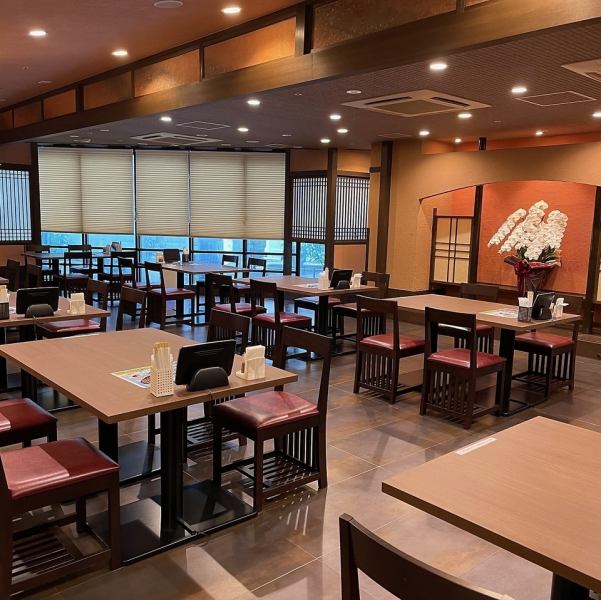 서클 마시기, 회사 마시기 등 대규모 연회에도 인원수에 맞추어 대응 6 명 ~ 8 명 대응 개인실, 최대 40 명까지 전세 대응 OK입니다! 연회의 내용이나 요금 등 어떤 것도 부담없이 상담하십시오 ♪ 기다리고 있습니다!