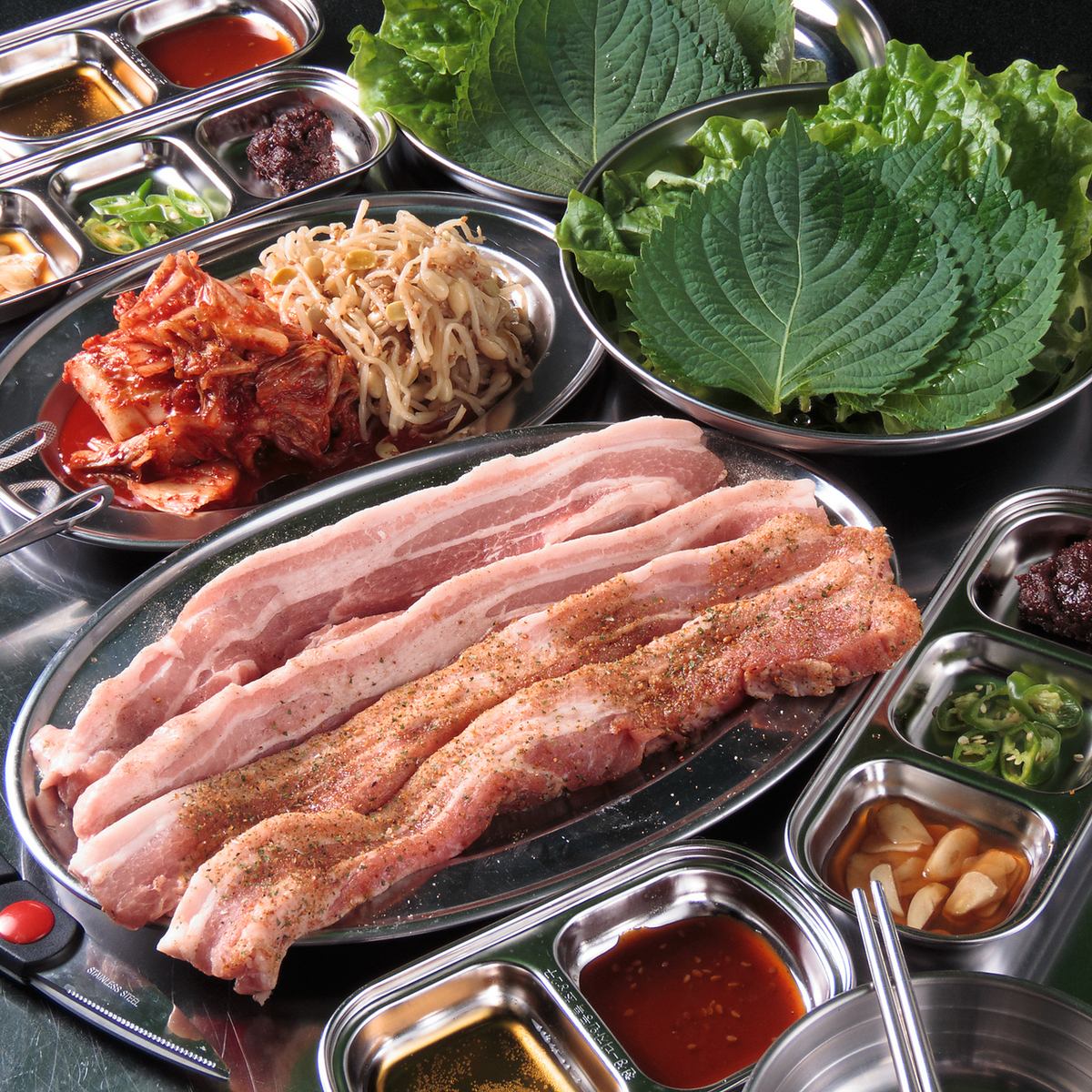 【蒲田駅徒歩4分】名物サムギョプサルは必食！本格的な”韓国屋台料理”を気軽に満喫