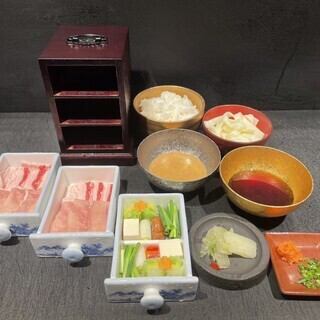 【午餐】鹿儿岛黑猪肉涮涮锅午餐 2,500日元（含税）6道菜