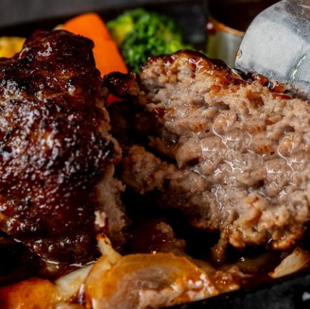 【ランチ】ハンバーグステーキランチ２００ｇ　１５８０円（税込）全４品