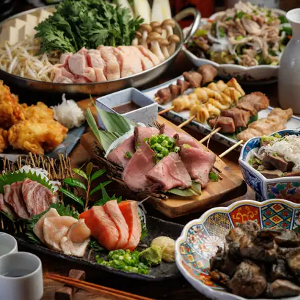 3時間飲み放題付＜全10品＞6000円(税込)｜選べる鍋と鶏・馬・魚の刺身盛りで彩る豪華な宴