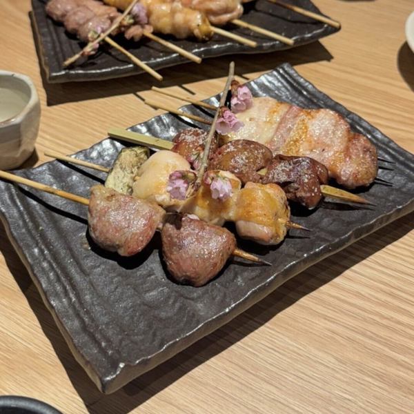 【素材の旨味を凝縮】焼き鳥盛合せ◆丁寧に焼き上げた自慢の逸品