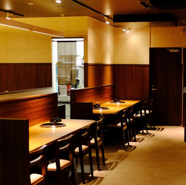 [Counter seats/2~4 people] There are counter seats on the 1st floor.Enjoy bar yakiniku in a stylish space