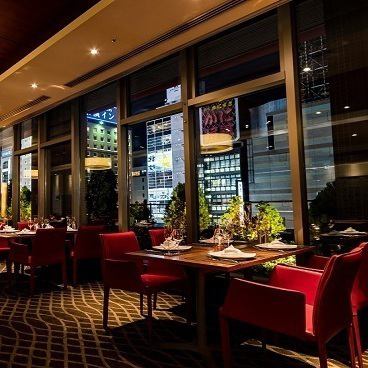 An elegant space colored in Bordeaux colors.The well-serviced restaurant in the hotel is ideal for entertaining and dating.The chef's whole French cuisine and the wine selected by the sommelier create a high-quality scene.The privileged location in the center of Susukino is also attractive.