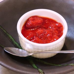 Strawberry sauce pudding