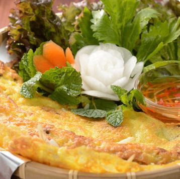 ベトナムの風情を感じる外観が魅力的なお店。伝統的なベトナム料理を堪能できます。