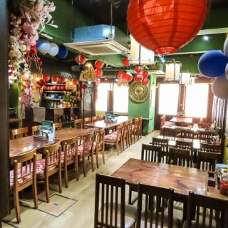 There are nine tables that seat four people.Enjoy your lunch in a bright restaurant with light streaming in through the windows.