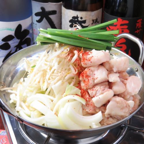 Motsu nabe (soy sauce, white miso, yuzu miso) 1 serving / Pork kimchi hotpot 1 serving