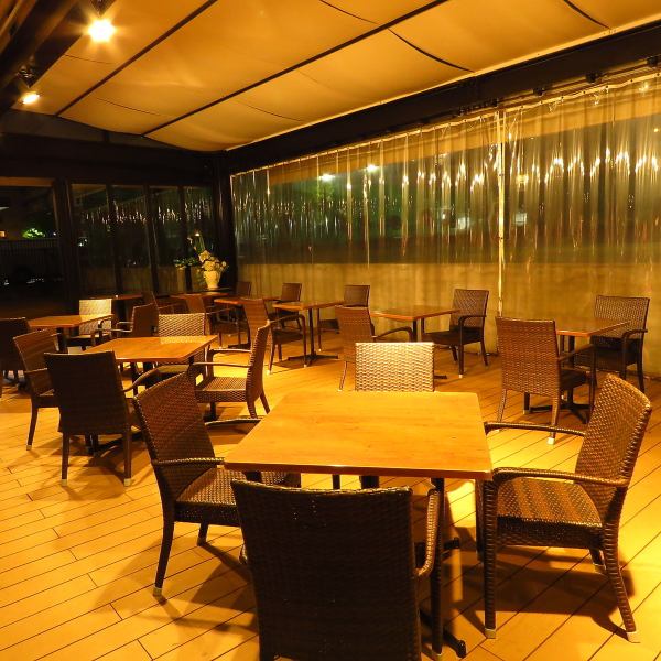 We also have a stylish and open open terrace. Perfect for a date ◎ There is also a smoking booth on the terrace seats.