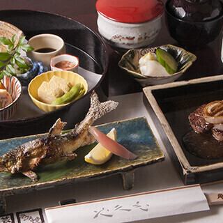 【八雲贅沢ランチ】前菜5種盛や強肴など全6品！八雲弁当2800円(税込)