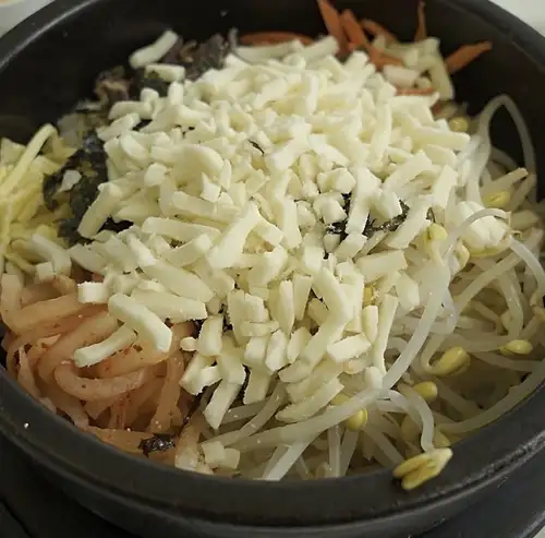 チーズ石焼きビビンバ