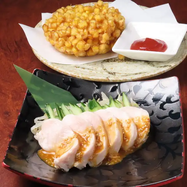 特製よだれチキンや揚げ物・串焼きなどお酒が進む定番おつまみメニューが豊富