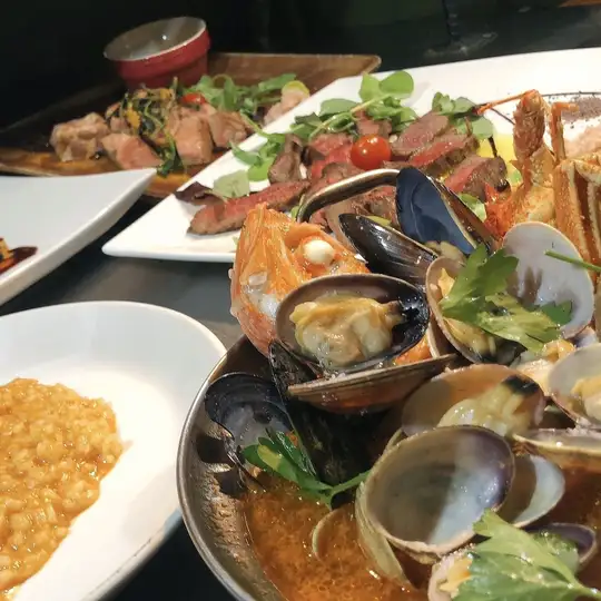 【高品质鲜鱼海鲜盛宴！】山形A5级牛肉吧全套套餐！