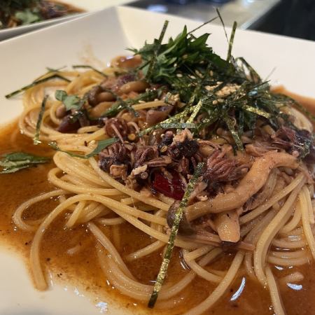 大葉ときのこと生ホタルイカのバターしょうゆスパゲティー
