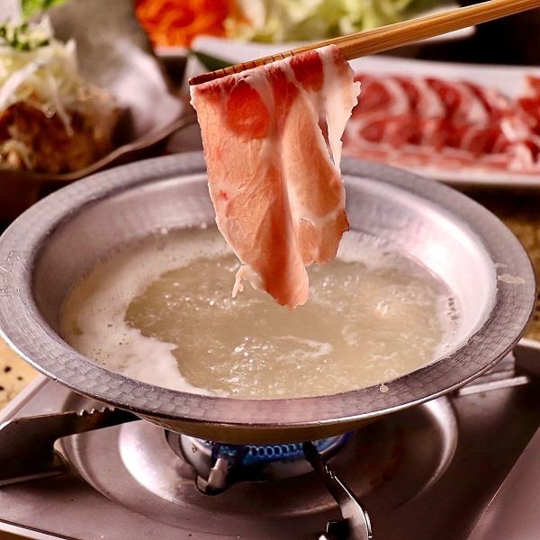 [Weekdays 3 hours all-you-can-drink included] Enjoy chestnut pork shabu-shabu with clam broth, all-you-can-drink, and 8 dishes total [Mikazuki] 4,000 yen