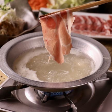 【平日3小时畅饮】栗子猪肉涮涮锅配蛤蜊汤底，畅饮，共8道菜【三日月】4,000日元